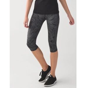 Lululemon run top speed crop full on luxtreme Black Patterned Leggings size 8